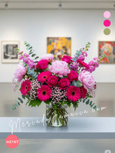 Arreglo Floral Elegante con Peonías, Gerberas y Matthiolas